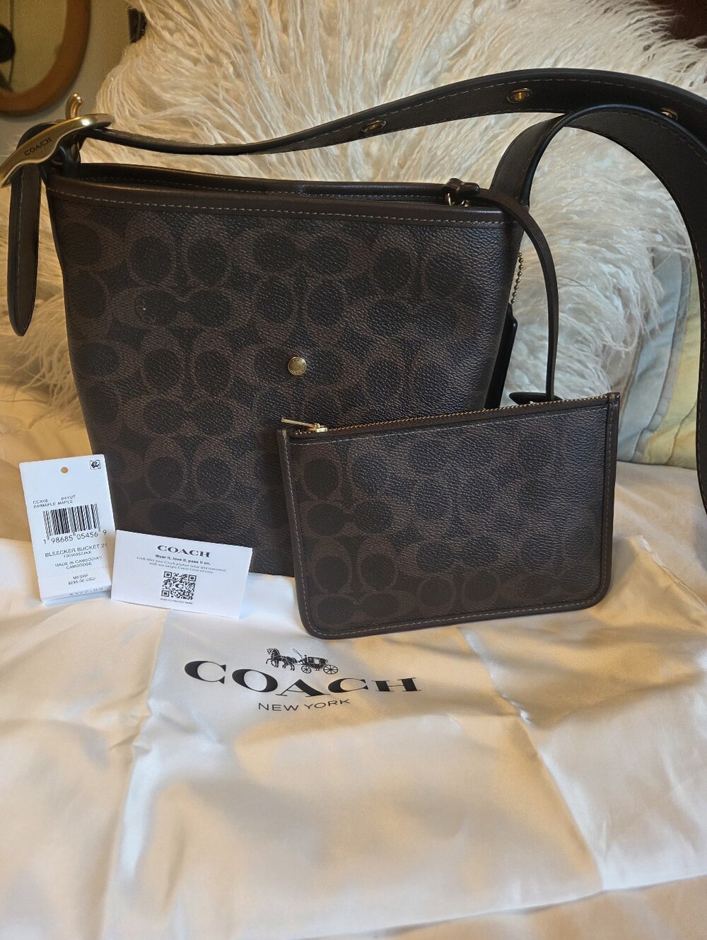Coach Bleecker  Bucket 21 CCX06 Crossbody Bag Signature Maple NWT